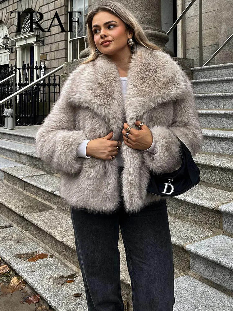 Chic Cropped Faux Fur Jacket with Snap-button and Lapel Collar